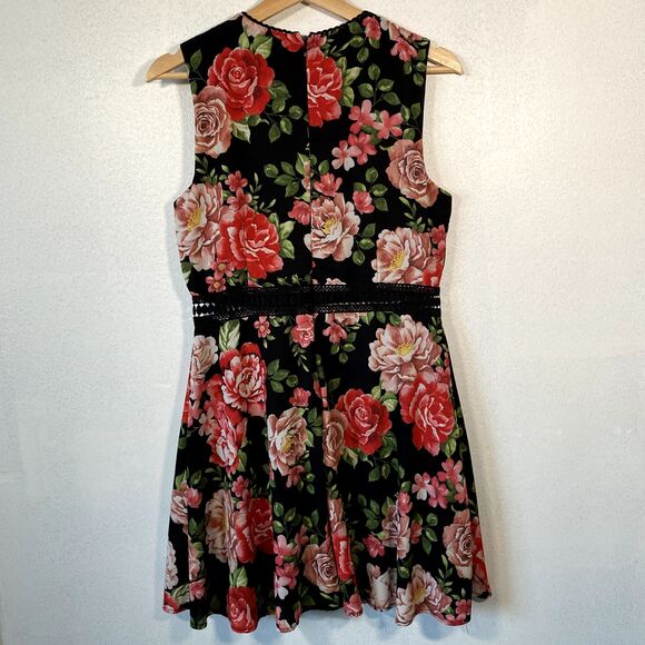 Womens DISNEY PRINCESS Floral Dress Size Medium Black Red Floral & Lace - Picture 2 of 4
